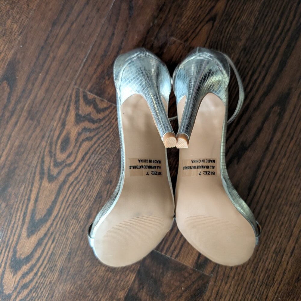 Stilettos - Picture 2 of 2